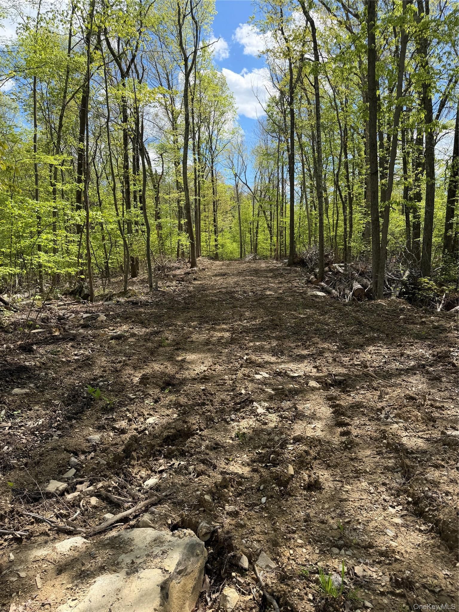 748 State Route 44 55, Highland
