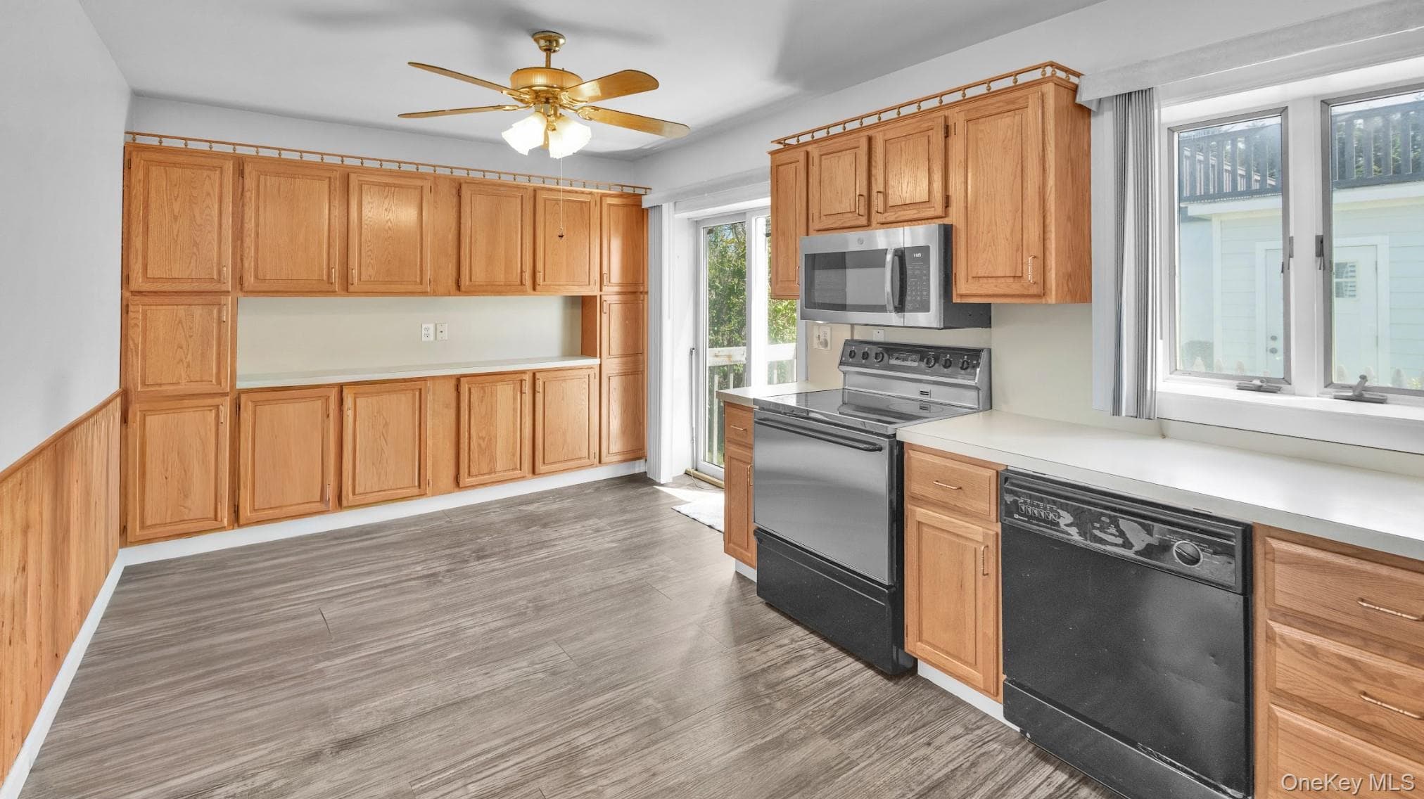 55 William Floyd Parkway thumbnail 16