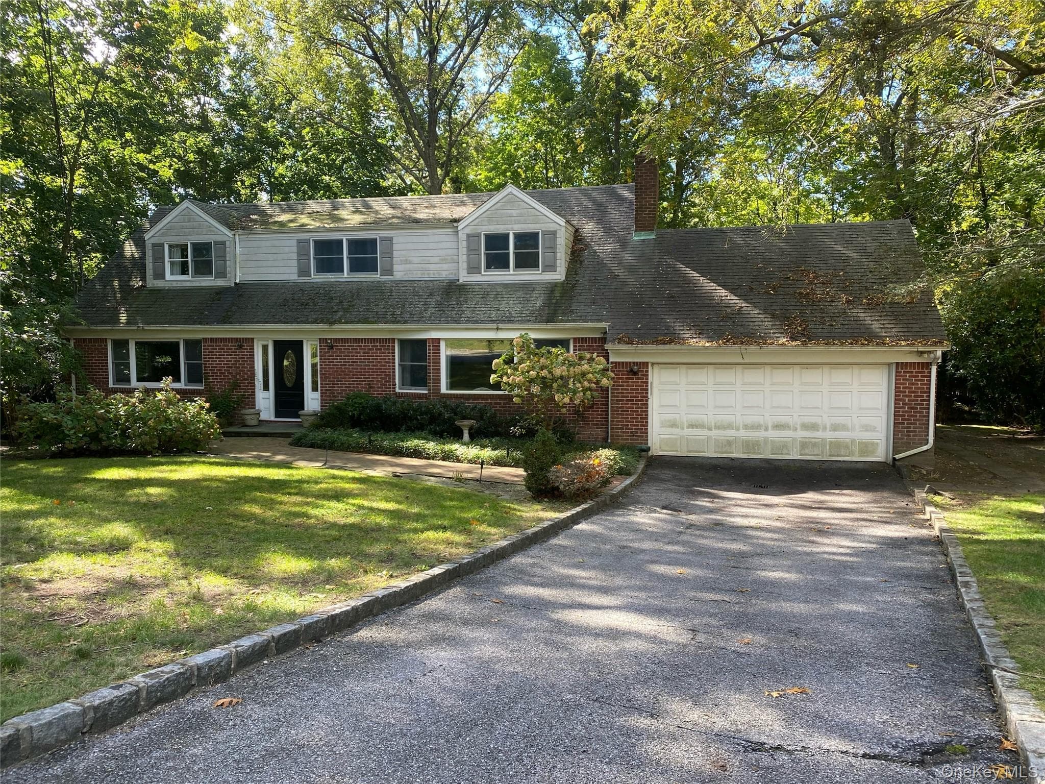18 Sills Court, Centerport