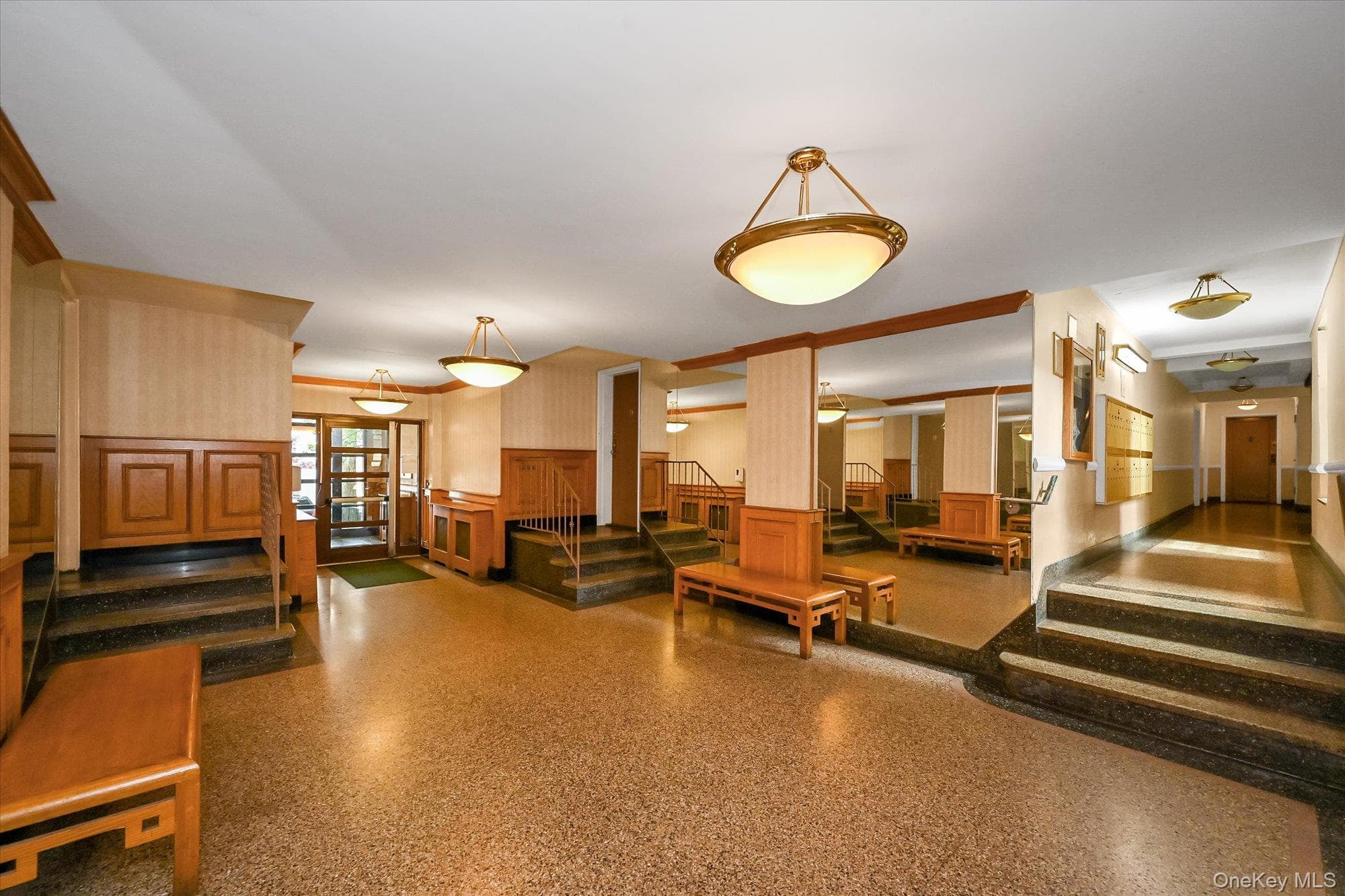 140-18 Burden Crescent Unit: 411 thumbnail 14