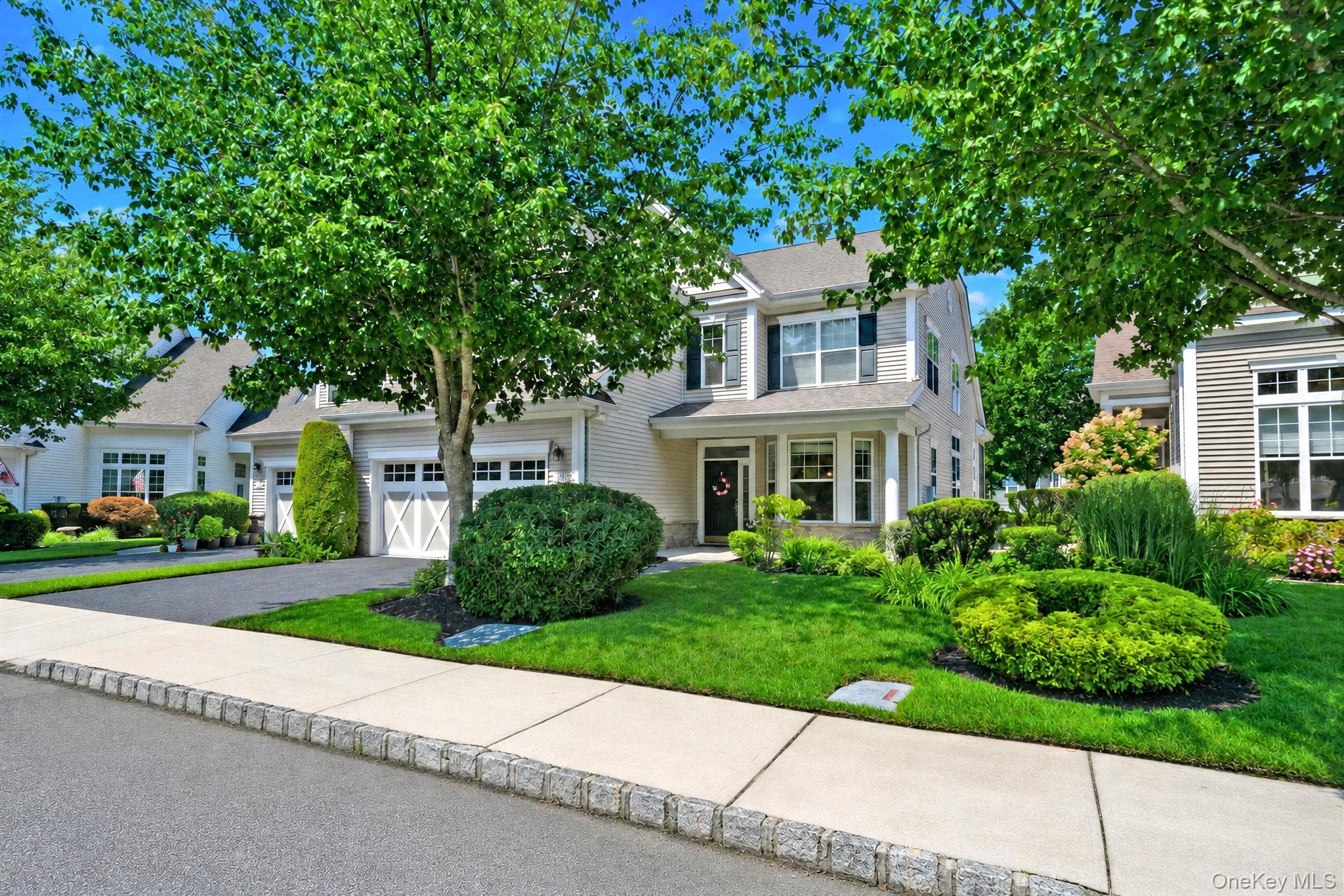 140 Chopin Place photo 1