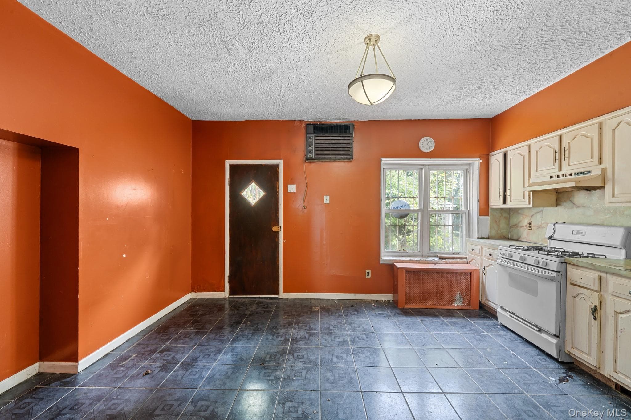 1593 E 48th Street thumbnail 6