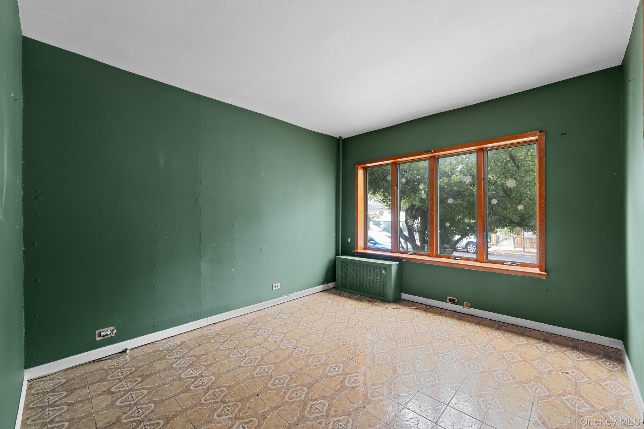 1593 E 48th Street thumbnail 2