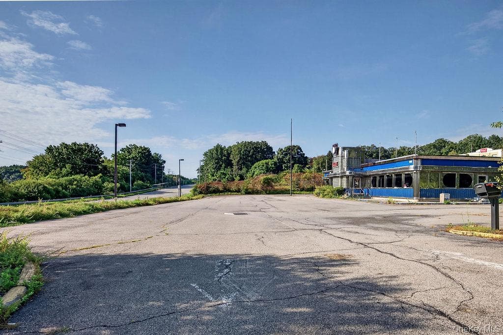 909 Union Avenue thumbnail 26