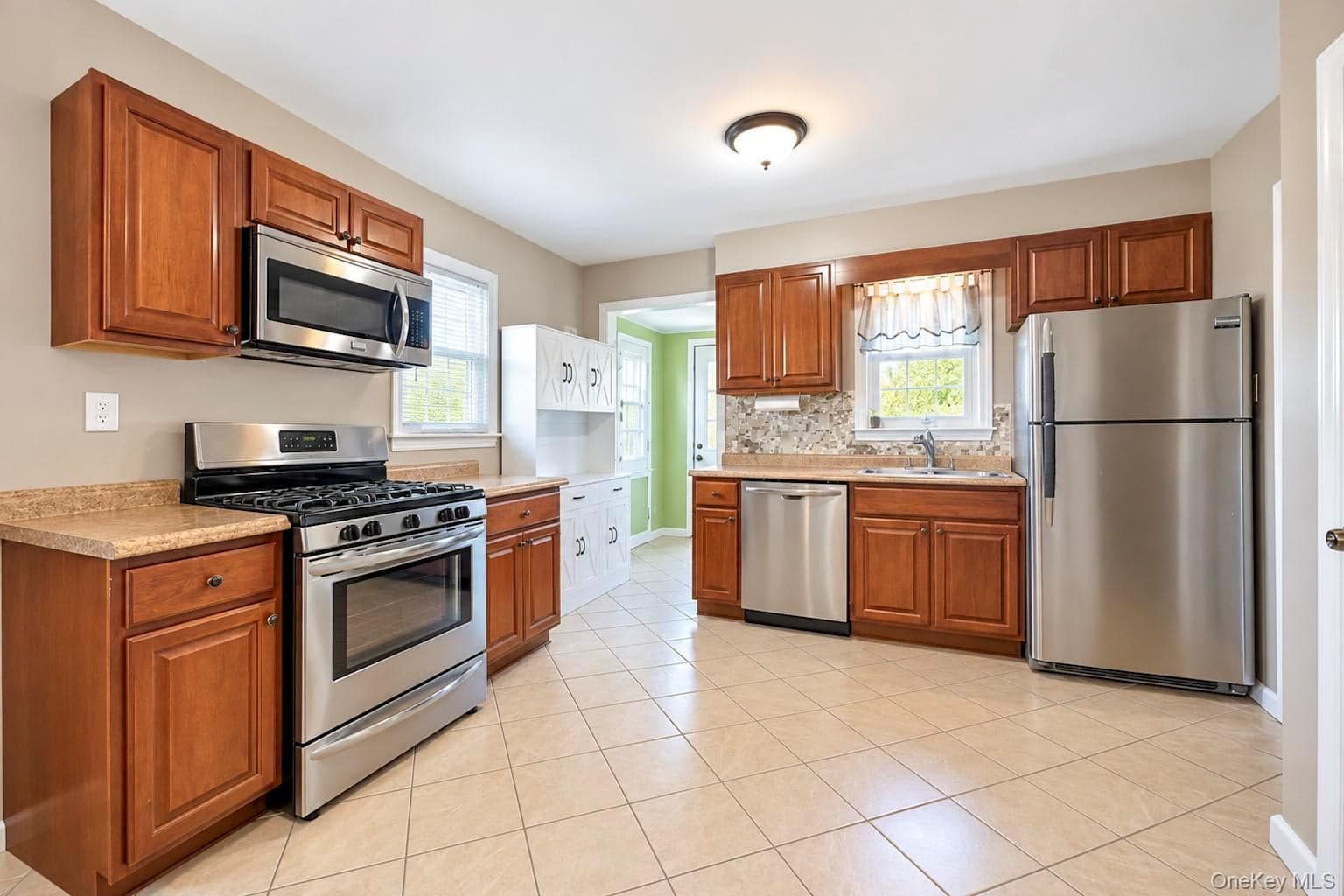 2930 Stevens Street thumbnail 6