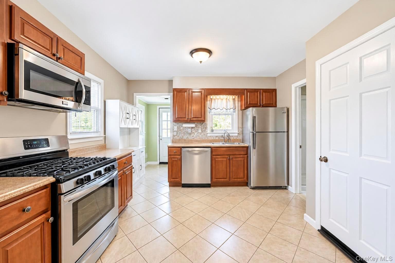 2930 Stevens Street thumbnail 5