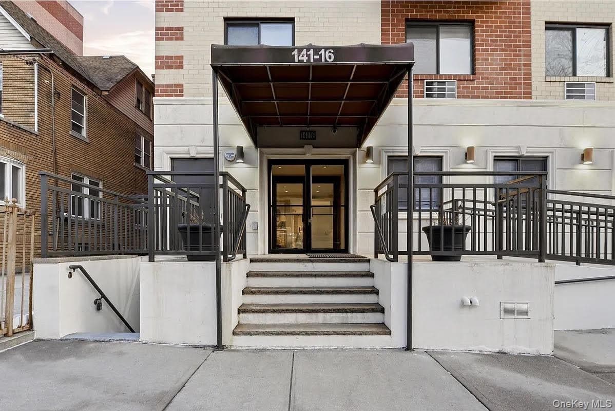 14116 84th Drive Unit: 3D, Briarwood