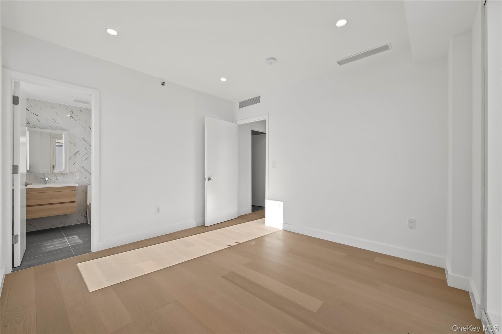150-02 Northern Boulevard Unit: 3A thumbnail 14