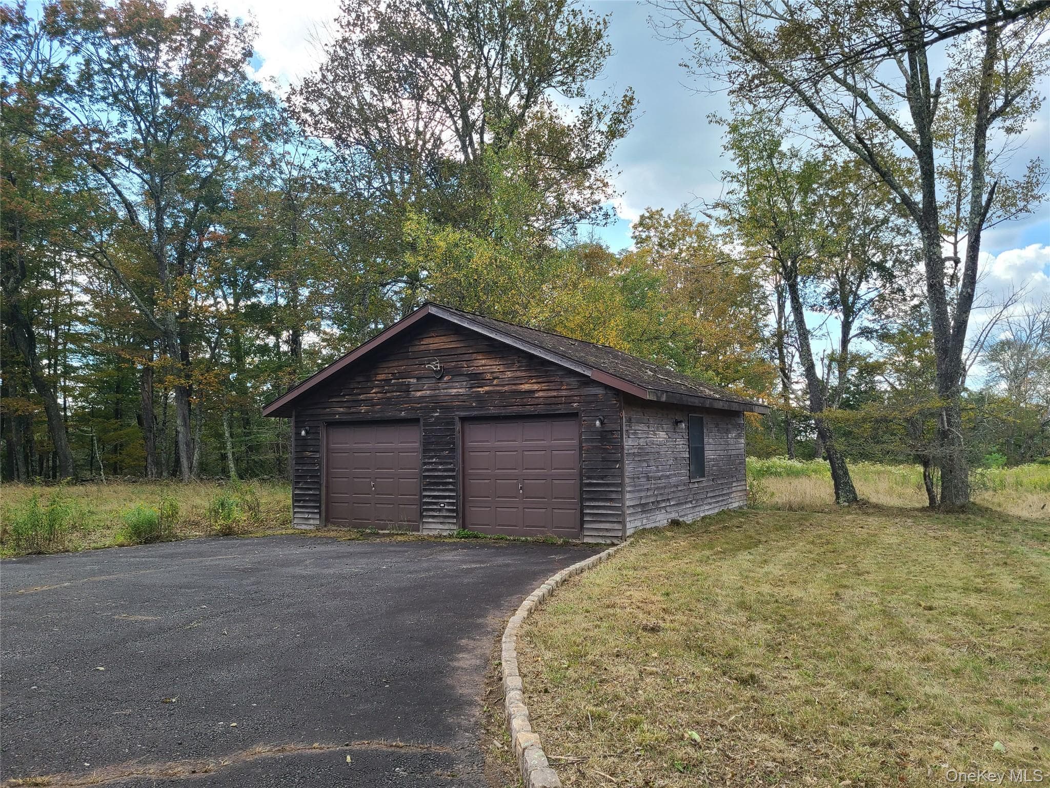 118 Hilltop Road thumbnail 3