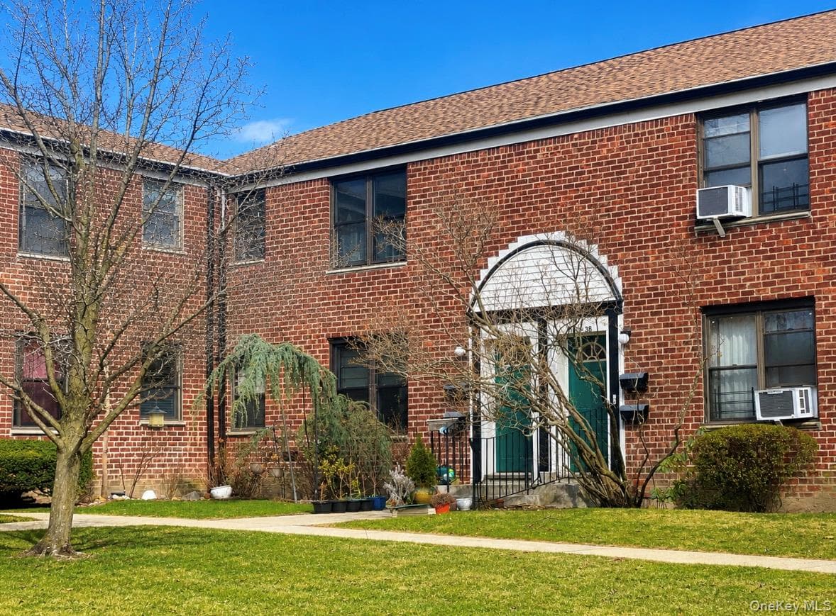 196-40 67th Avenue Unit: 2nd FL, Fresh Meadows