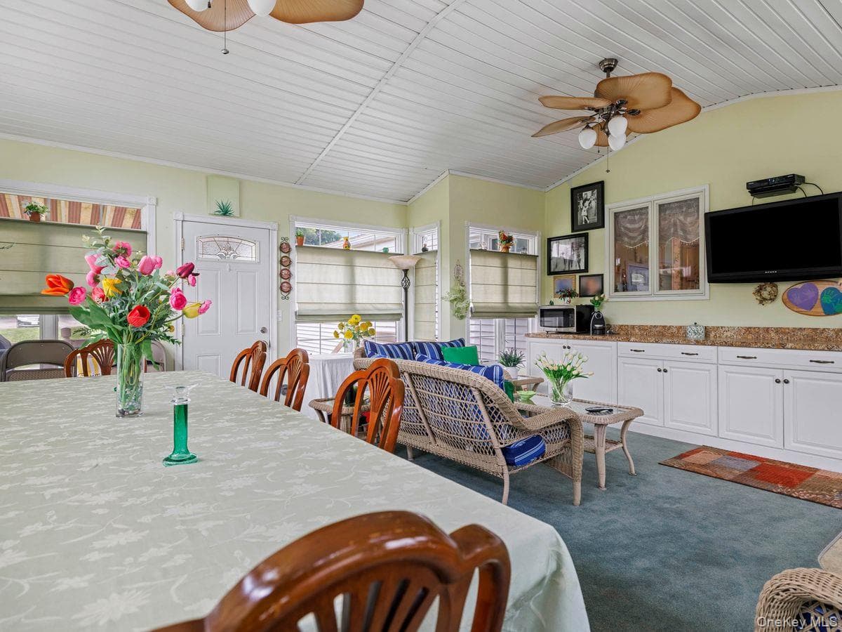 105 S Chapel Hill Road thumbnail 14