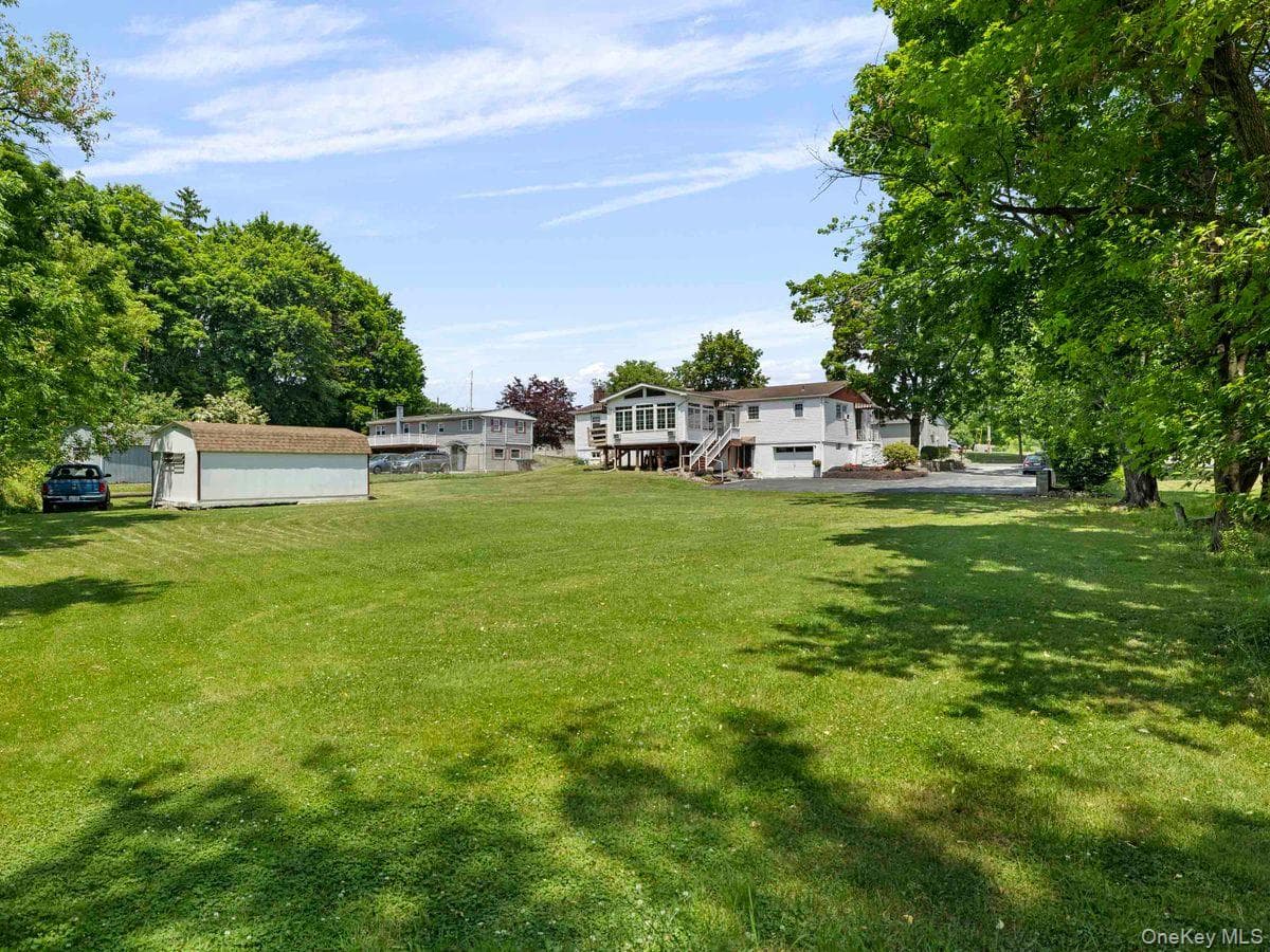 105 S Chapel Hill Road thumbnail 44