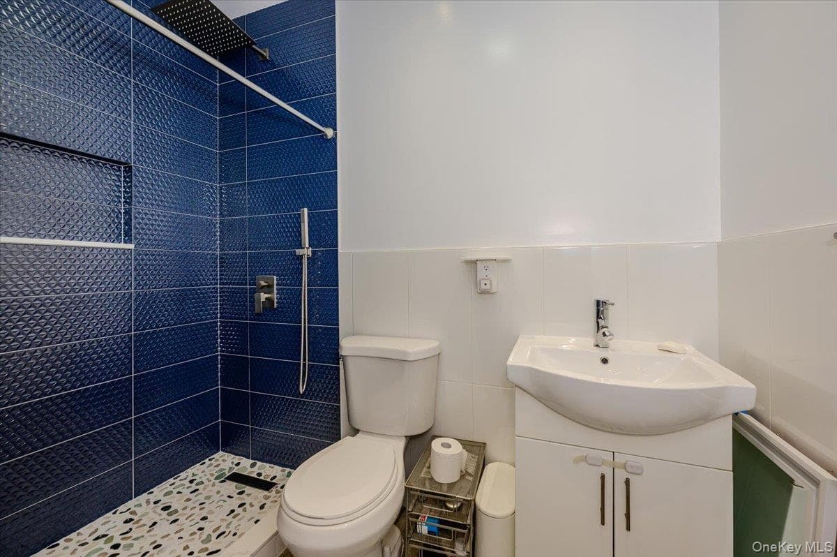 1321 Balcom Avenue Unit: 1 thumbnail 13