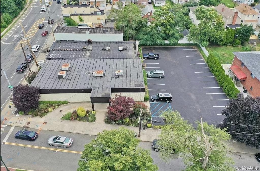1529 Hempstead Turnpike thumbnail 4