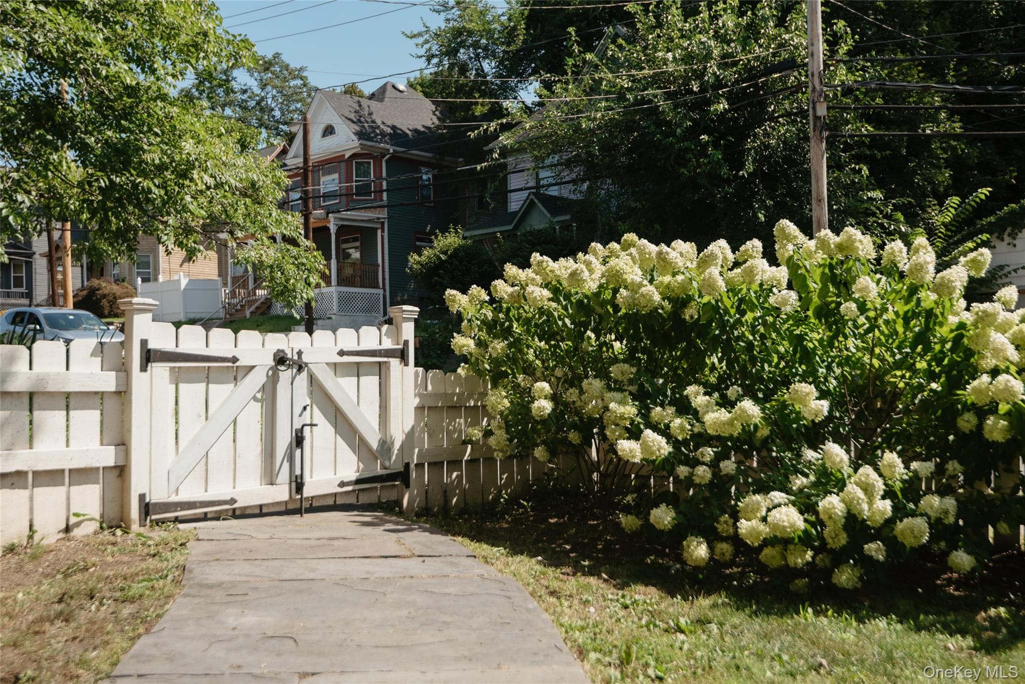 328 Hasbrouck Avenue thumbnail 24