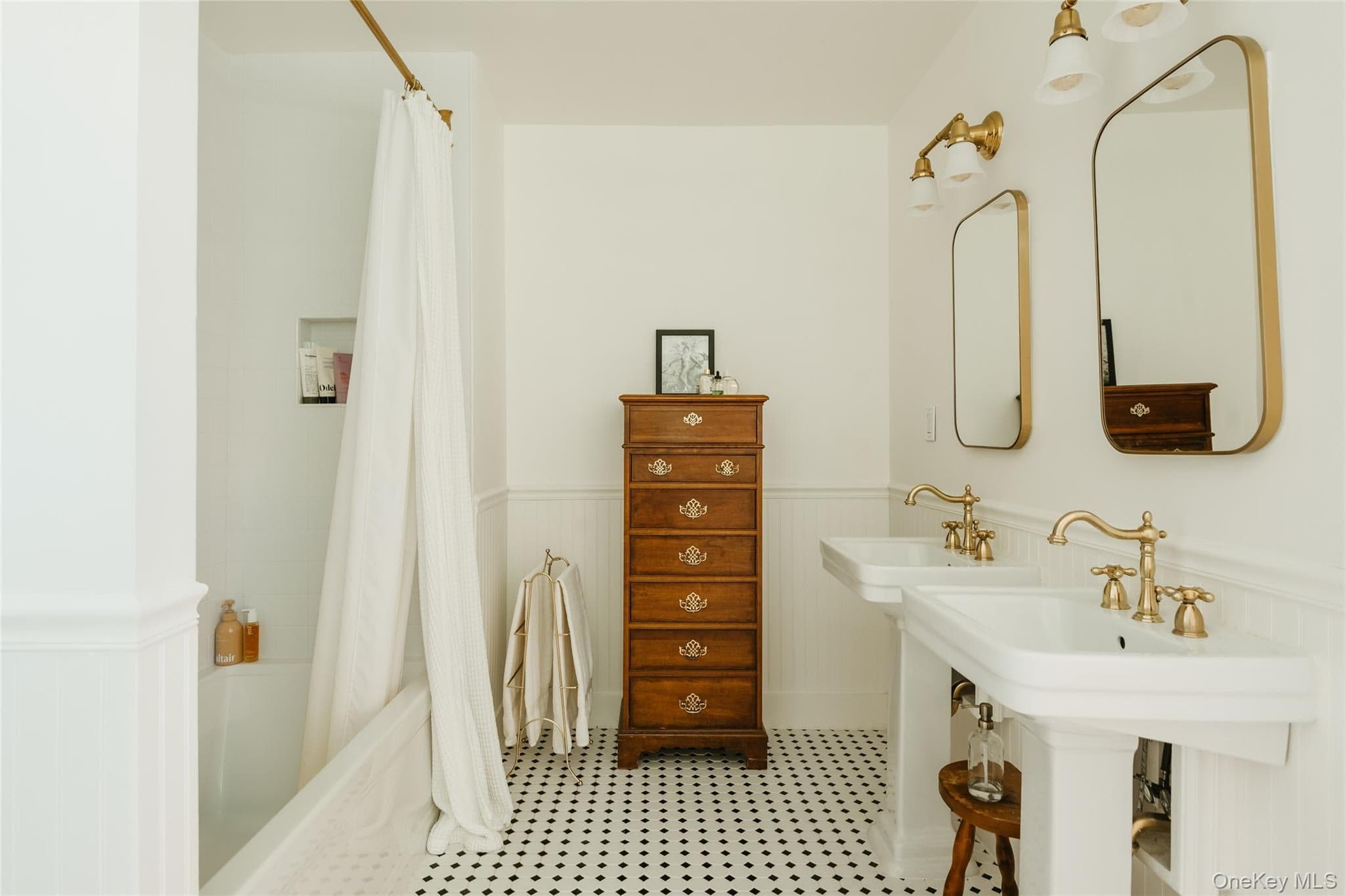 328 Hasbrouck Avenue thumbnail 16