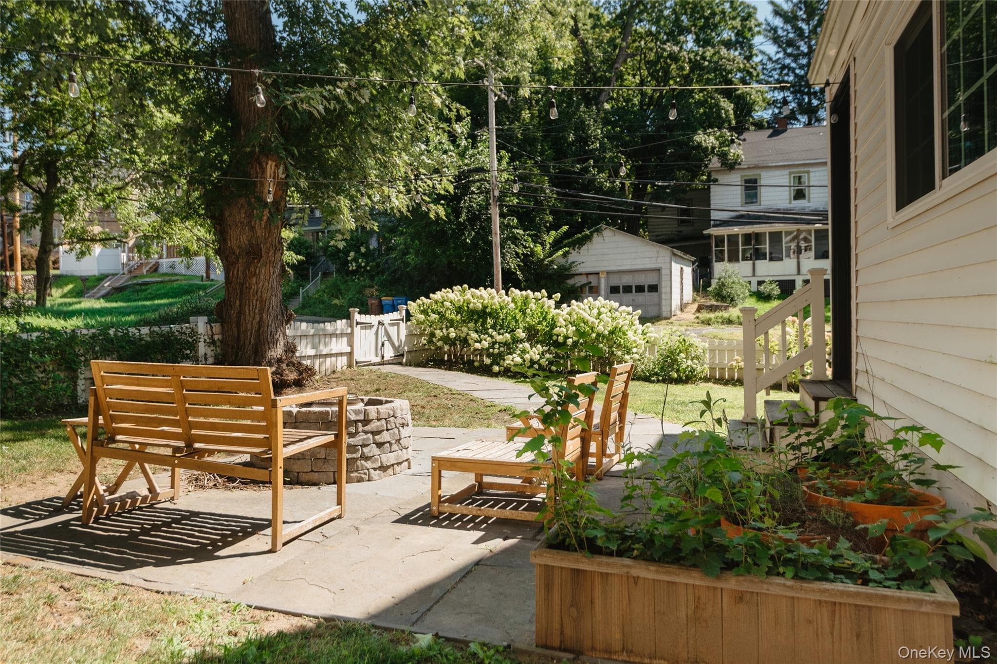 328 Hasbrouck Avenue thumbnail 3