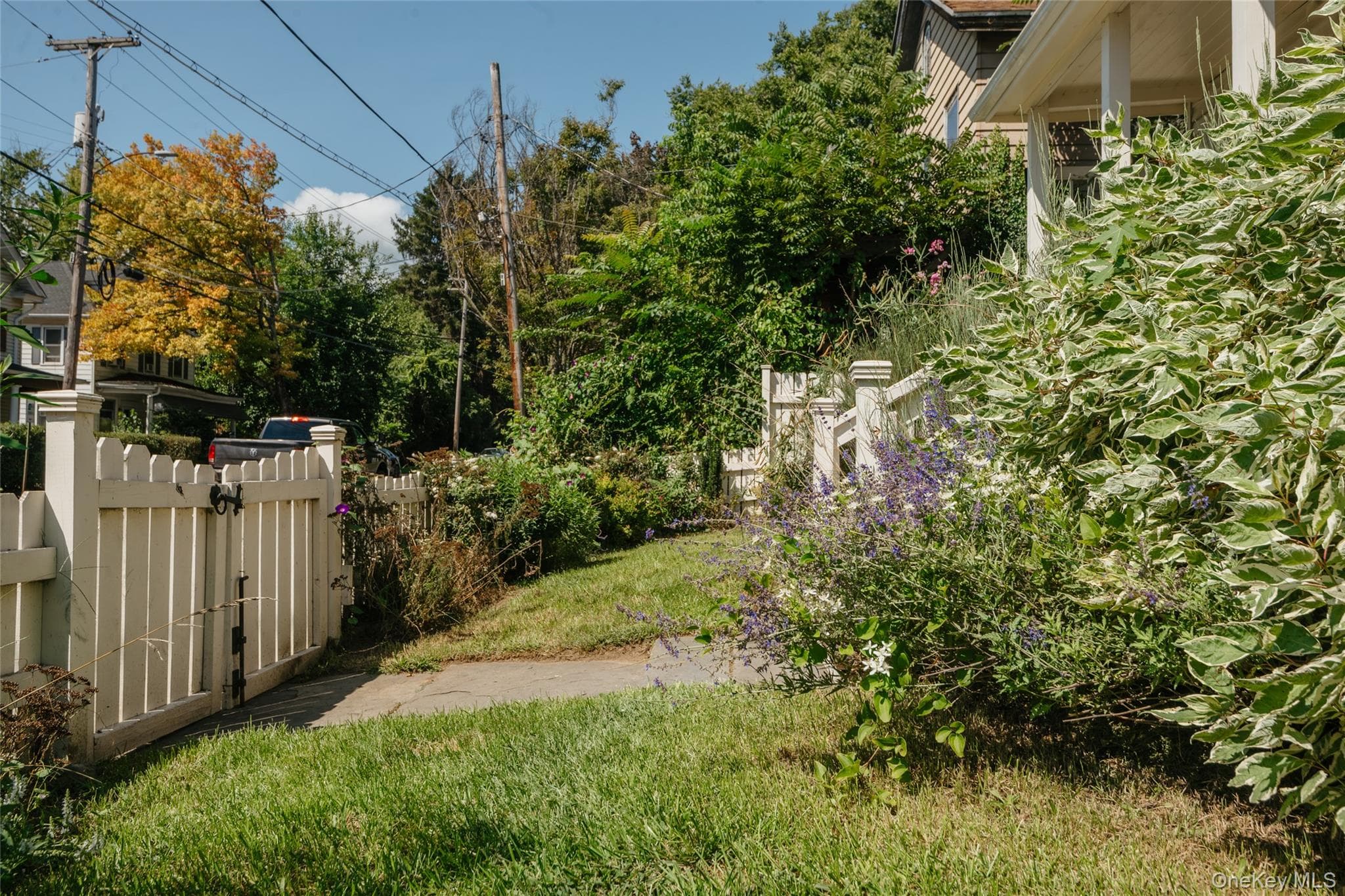 328 Hasbrouck Avenue thumbnail 30