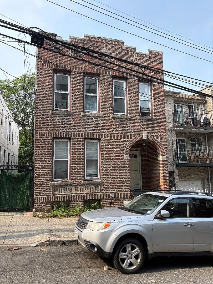 632 E 223rd Street thumbnail 2