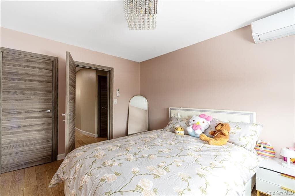 2721 Batchelder Street thumbnail 9