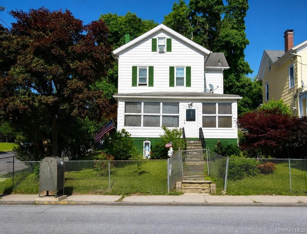 219 Spring Street thumbnail 2