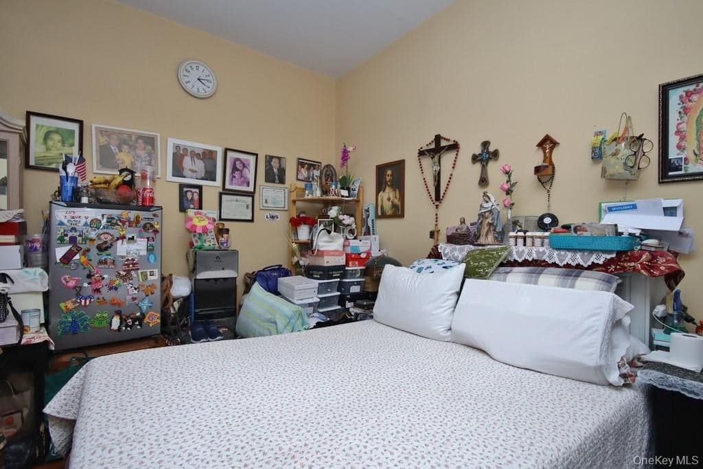 219 Spring Street thumbnail 9
