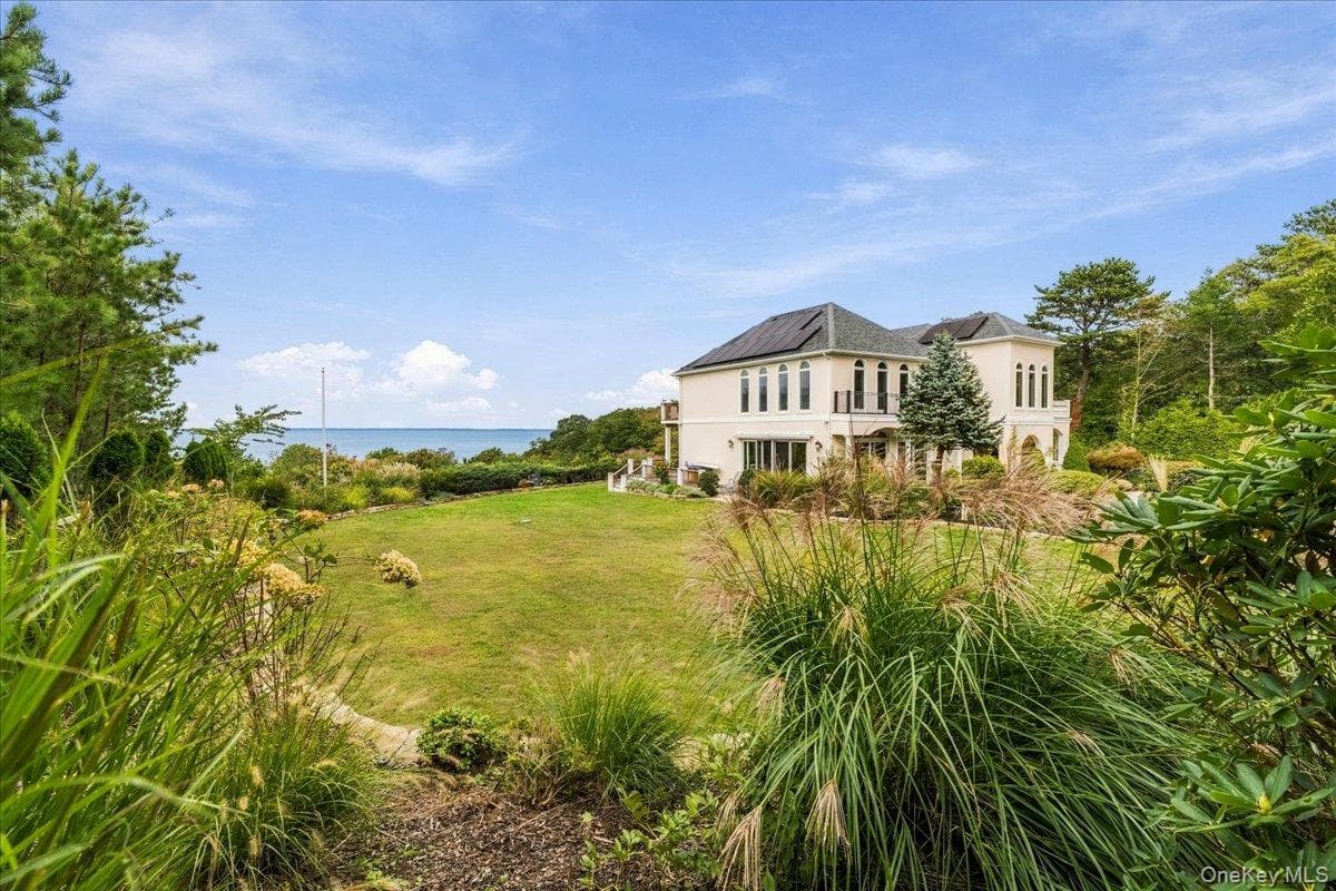 3172 Sound Avenue thumbnail 13