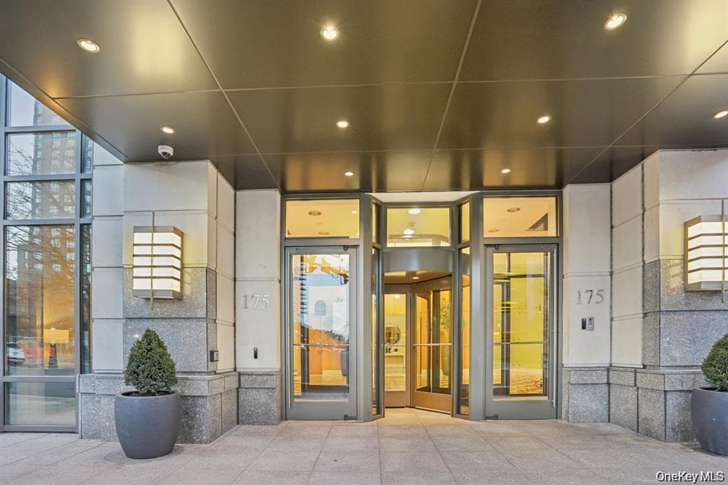 175 Huguenot Street Unit: 2107 thumbnail 32