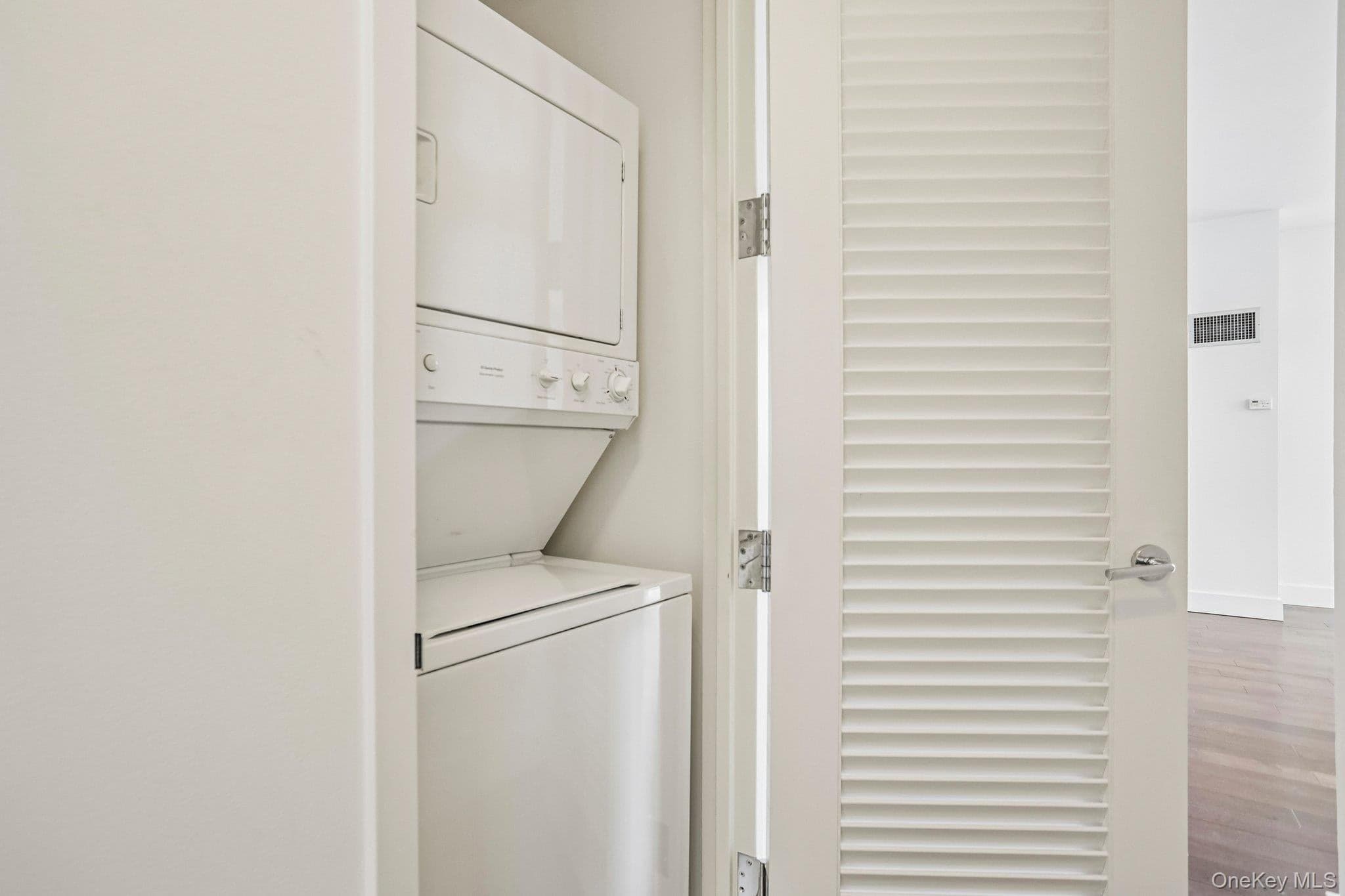 175 Huguenot Street Unit: 2107 thumbnail 16