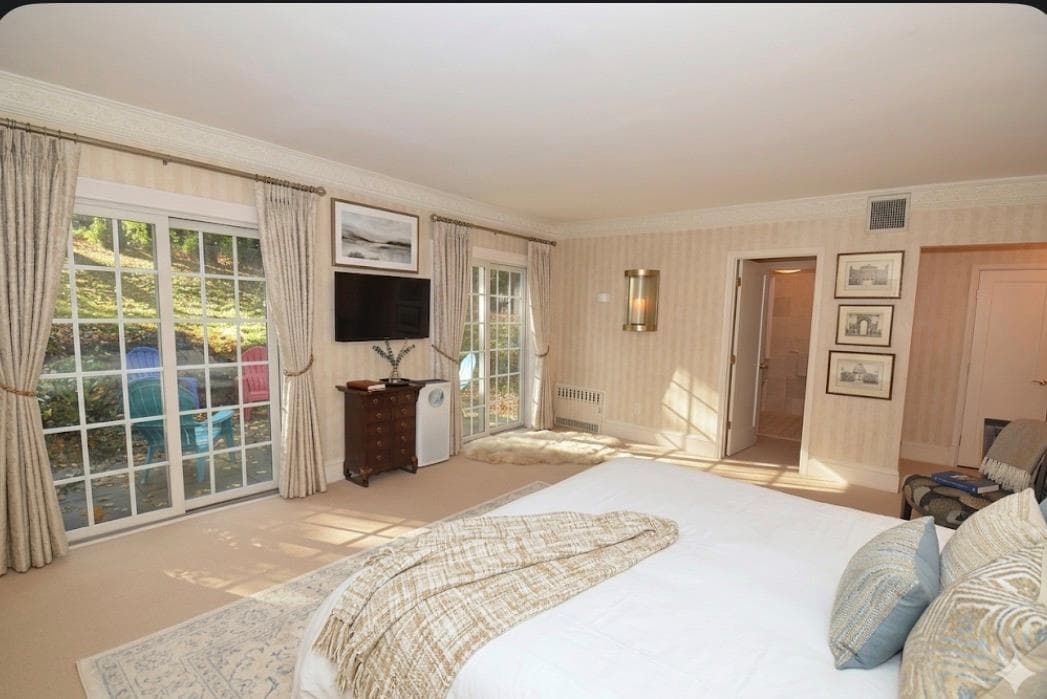 539 Manhasset Woods Road thumbnail 13