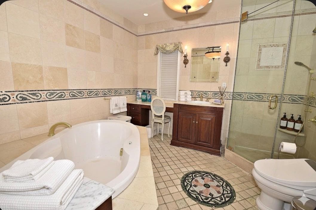 539 Manhasset Woods Road thumbnail 14