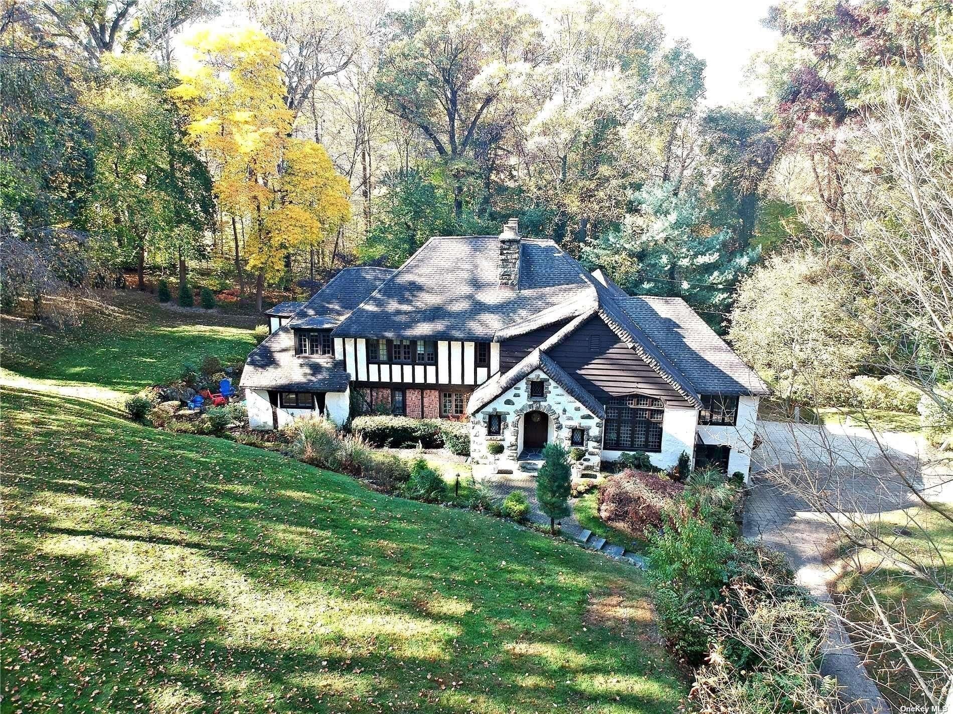 539 Manhasset Woods Road thumbnail 32