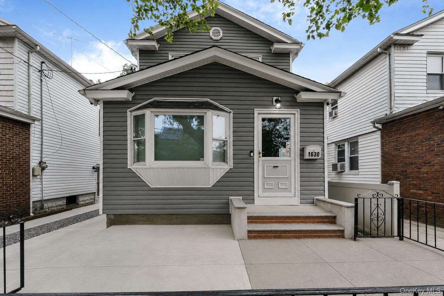 1630 E 52nd Street thumbnail 2