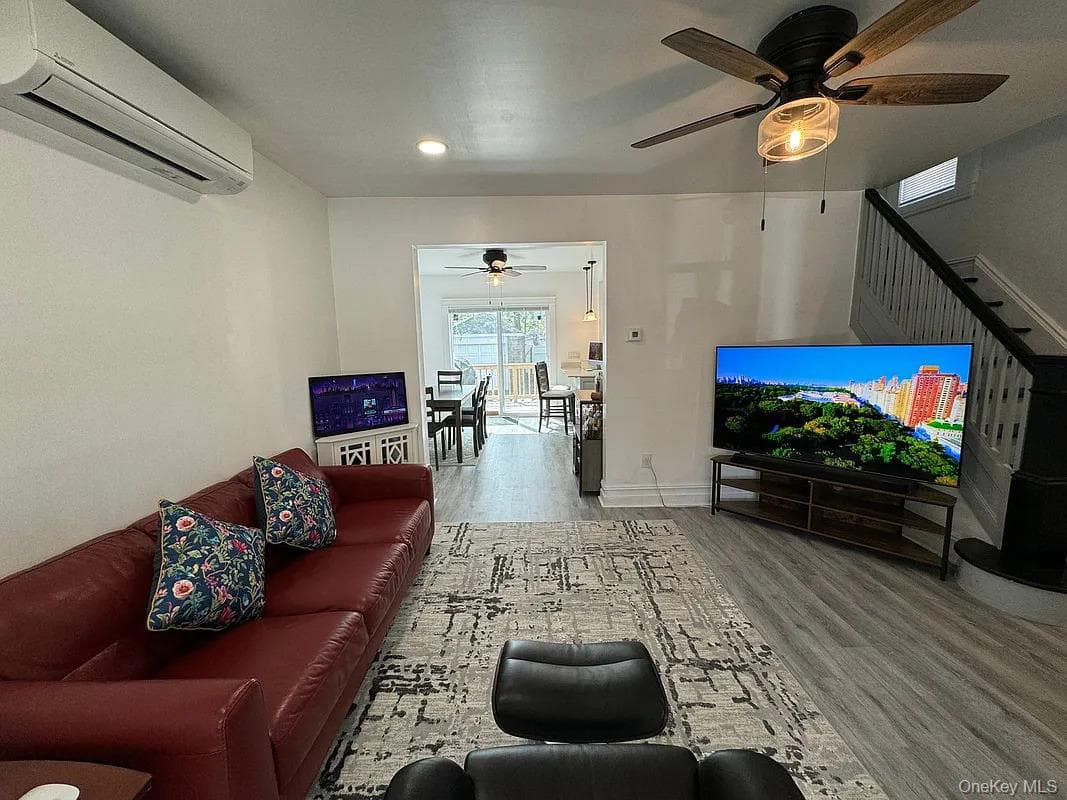 1630 E 52nd Street thumbnail 5