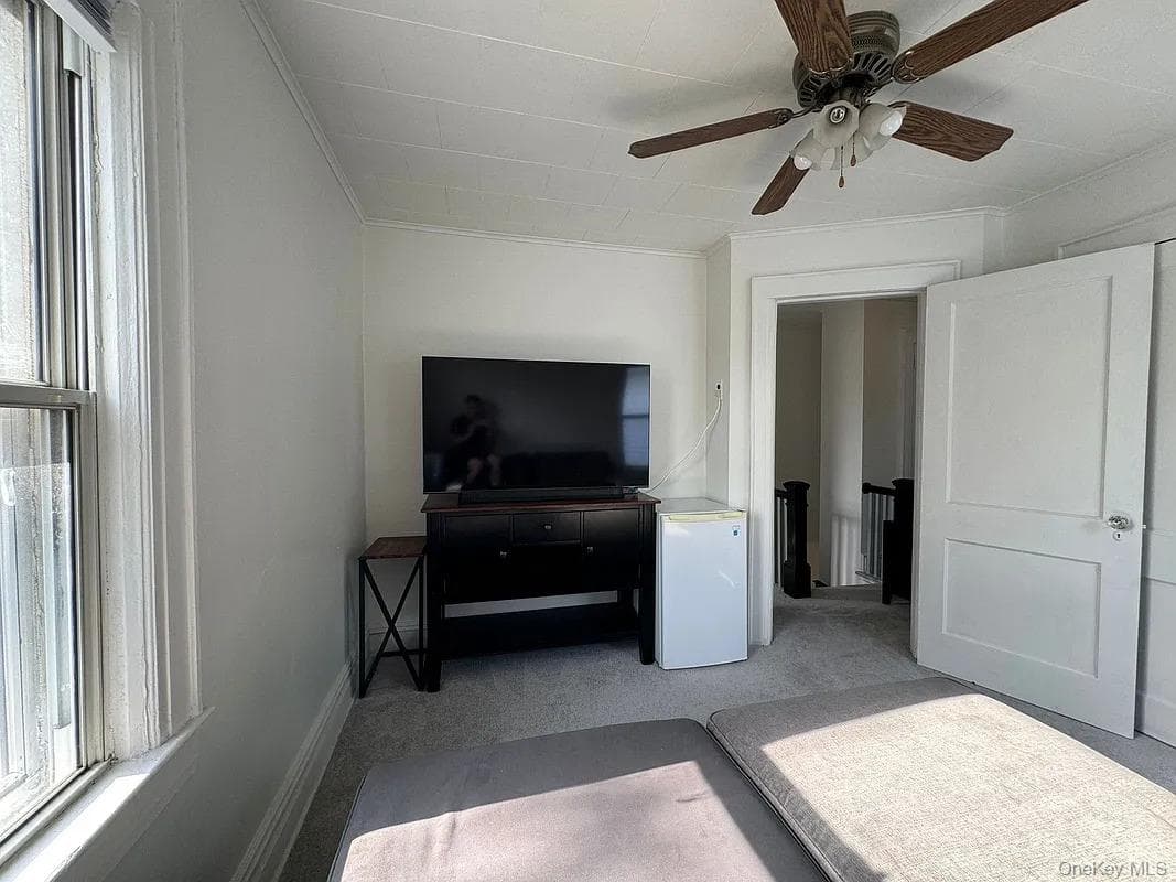 1630 E 52nd Street thumbnail 15