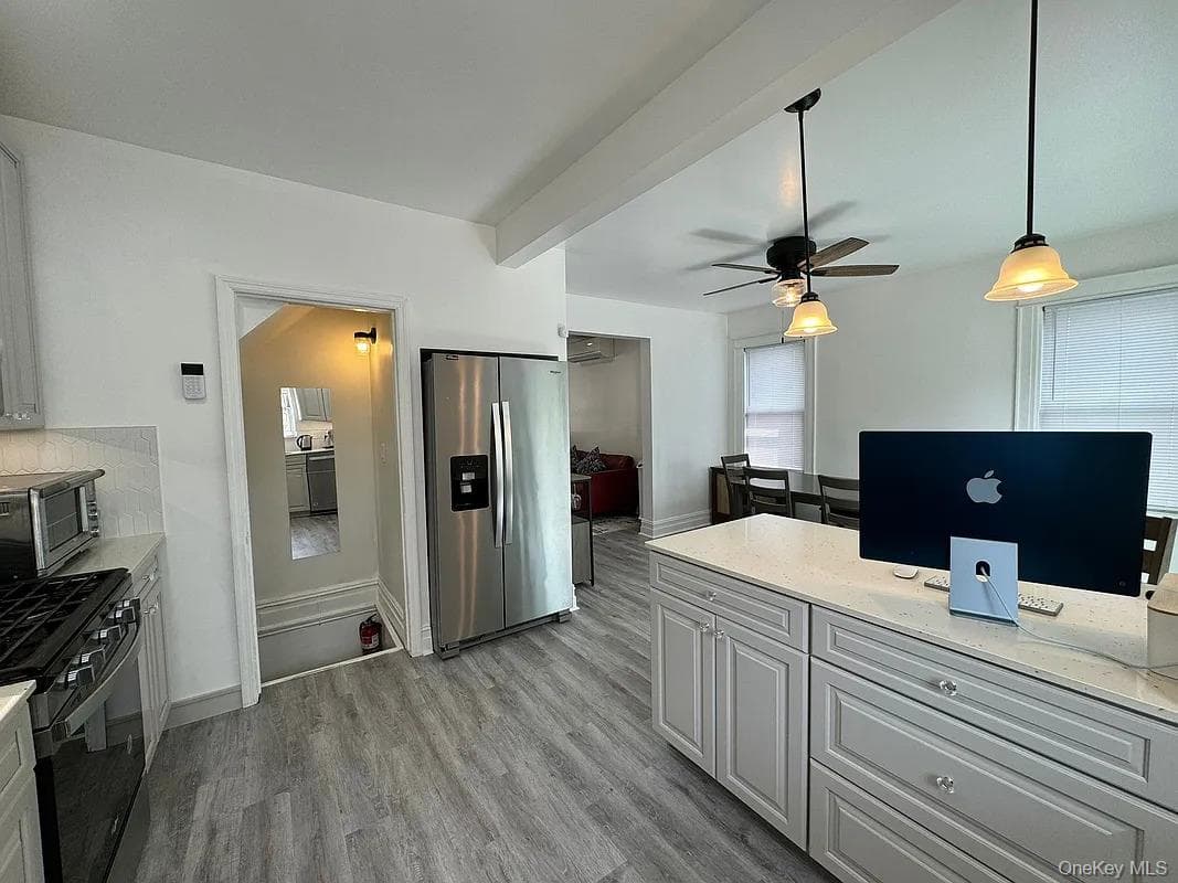 1630 E 52nd Street thumbnail 11