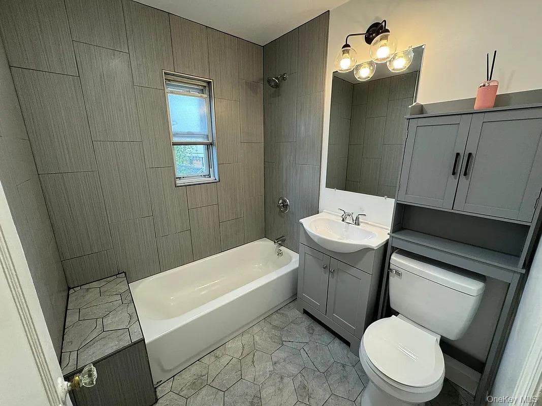 1630 E 52nd Street thumbnail 19