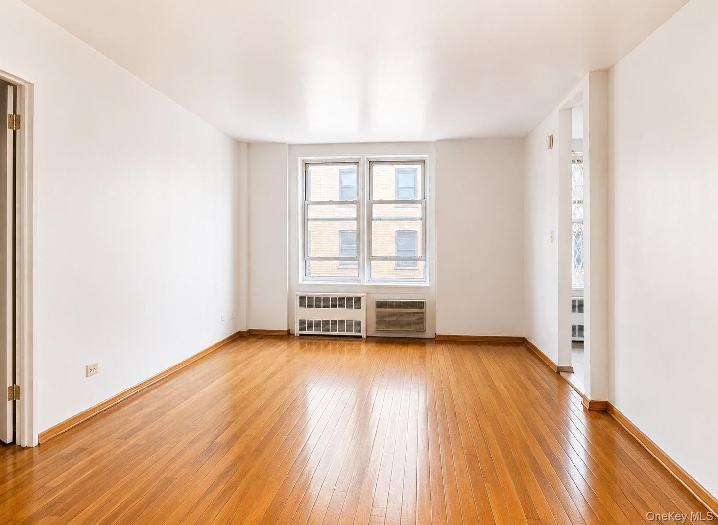 1332 Metropolitan Avenue photo 1