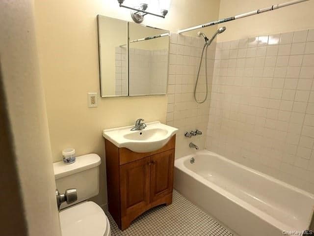 11 Sterling ST Unit: 11 thumbnail 14