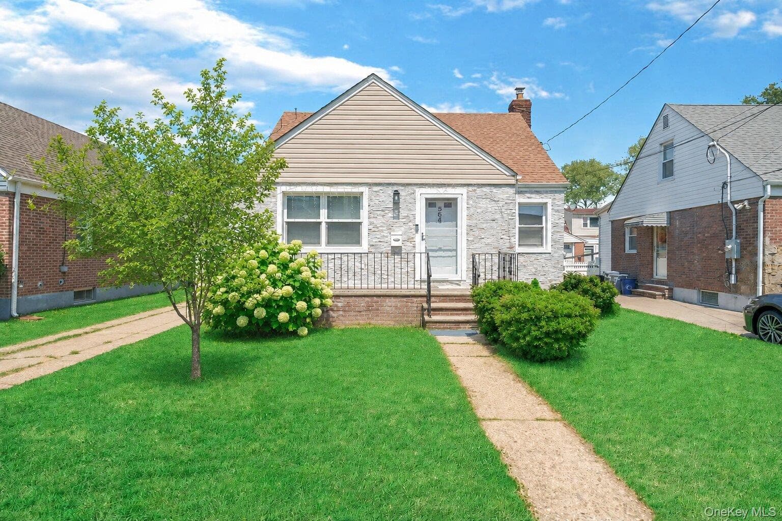 35 79th Avenue, New Hyde Park