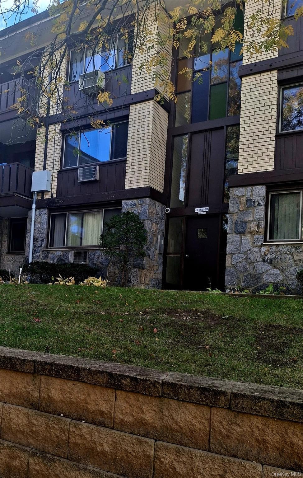 250 North Main Street Unit: F20 photo 1