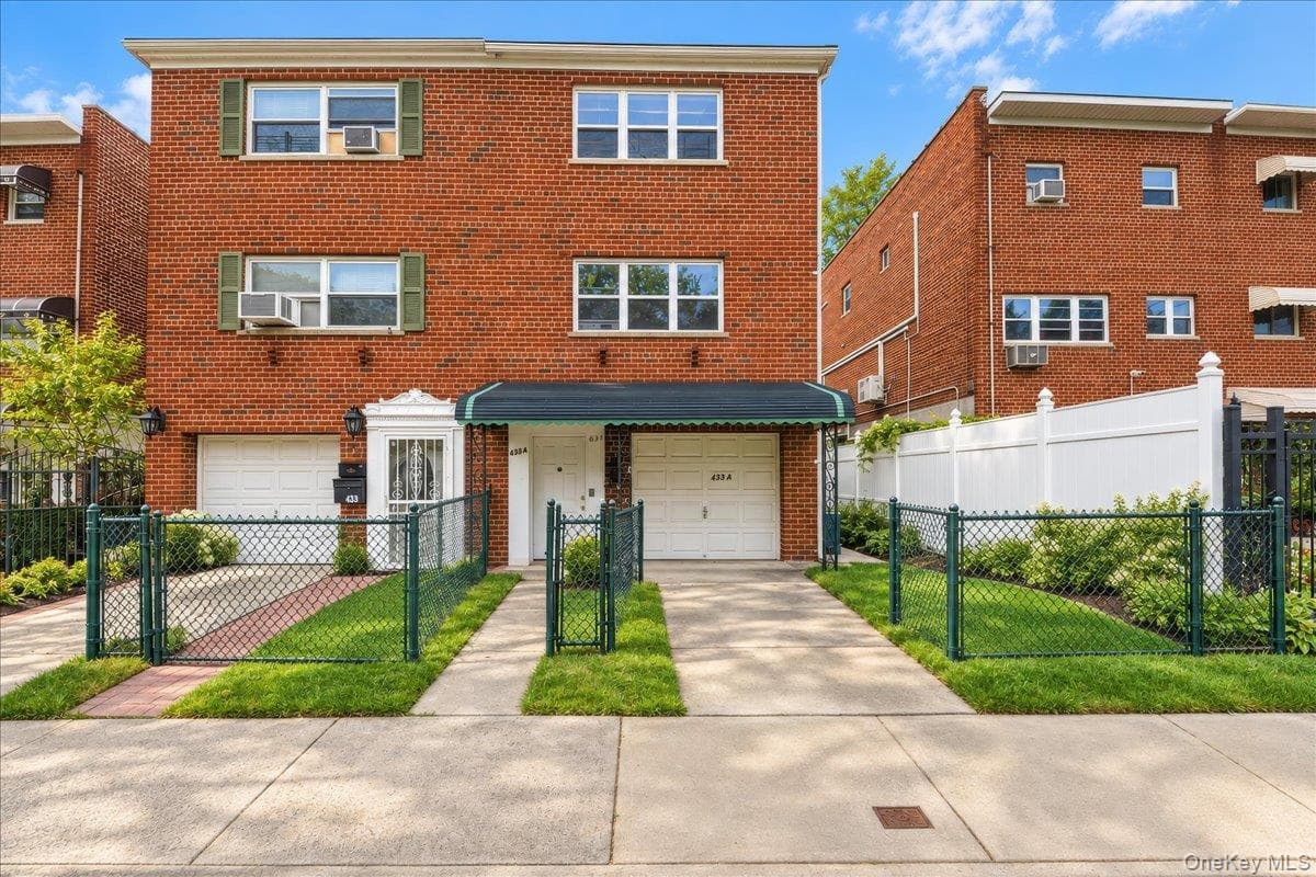 433 Howe Avenue Unit: A photo 1