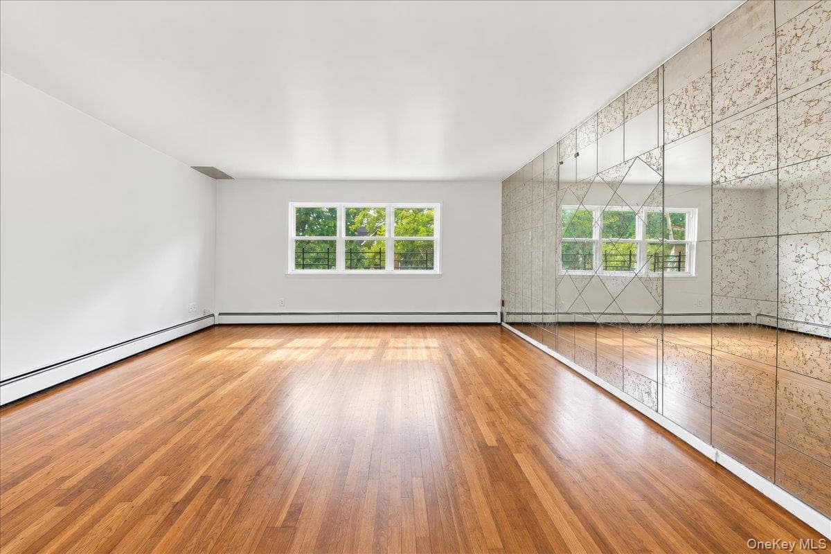 433 Howe Avenue Unit: A thumbnail 2