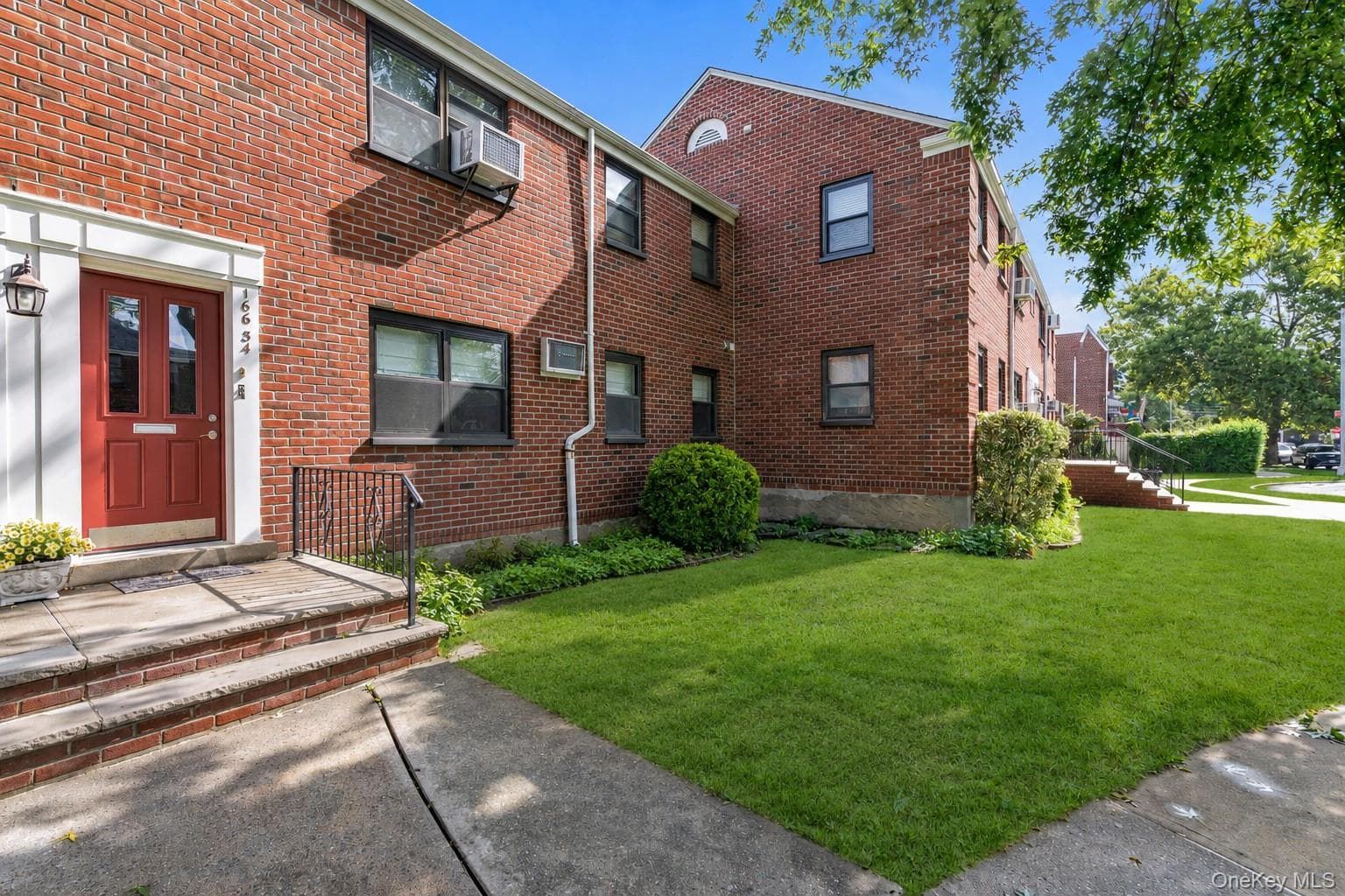 166-54 17th Road Unit: 1, Whitestone