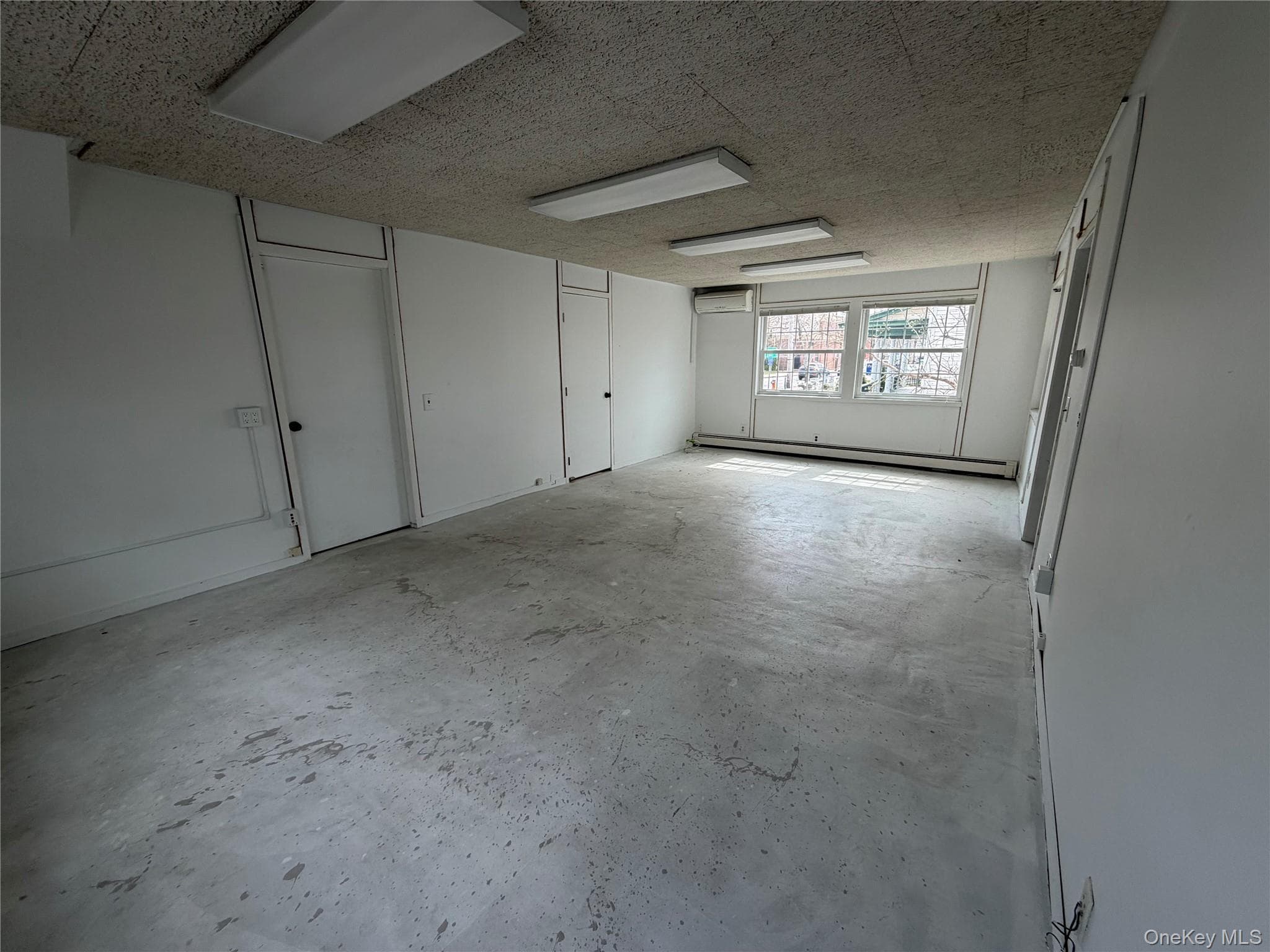 211 Roanoke Avenue thumbnail 9