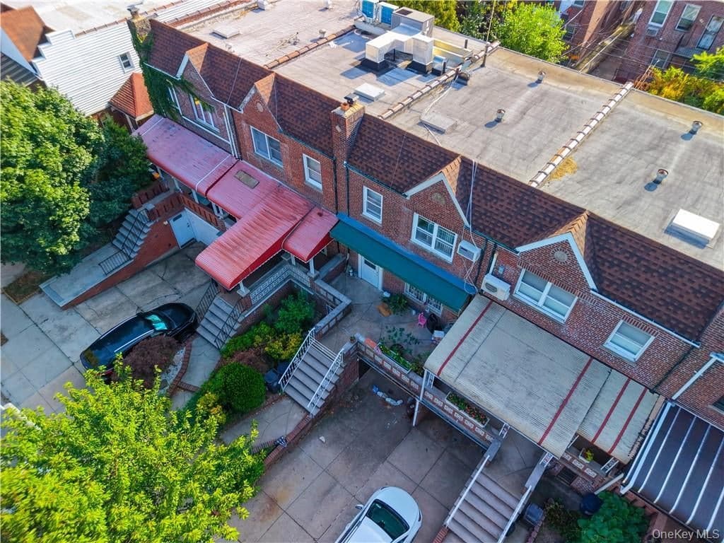 2340 E 29th Street thumbnail 23