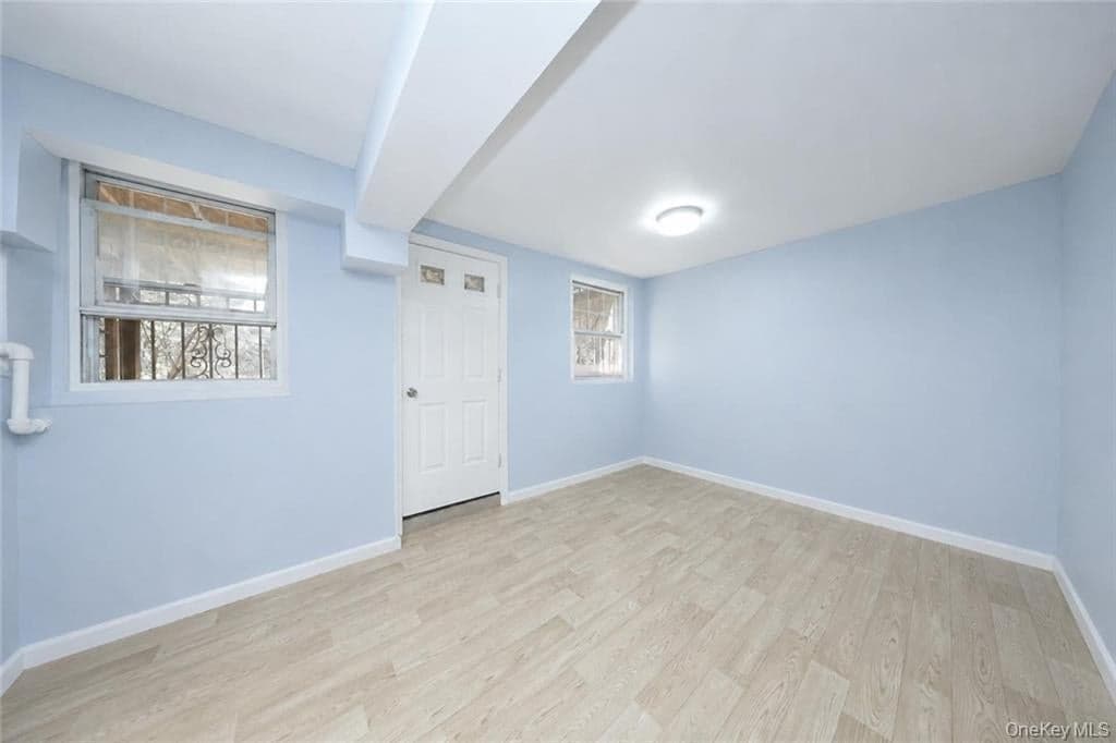 2340 E 29th Street thumbnail 18