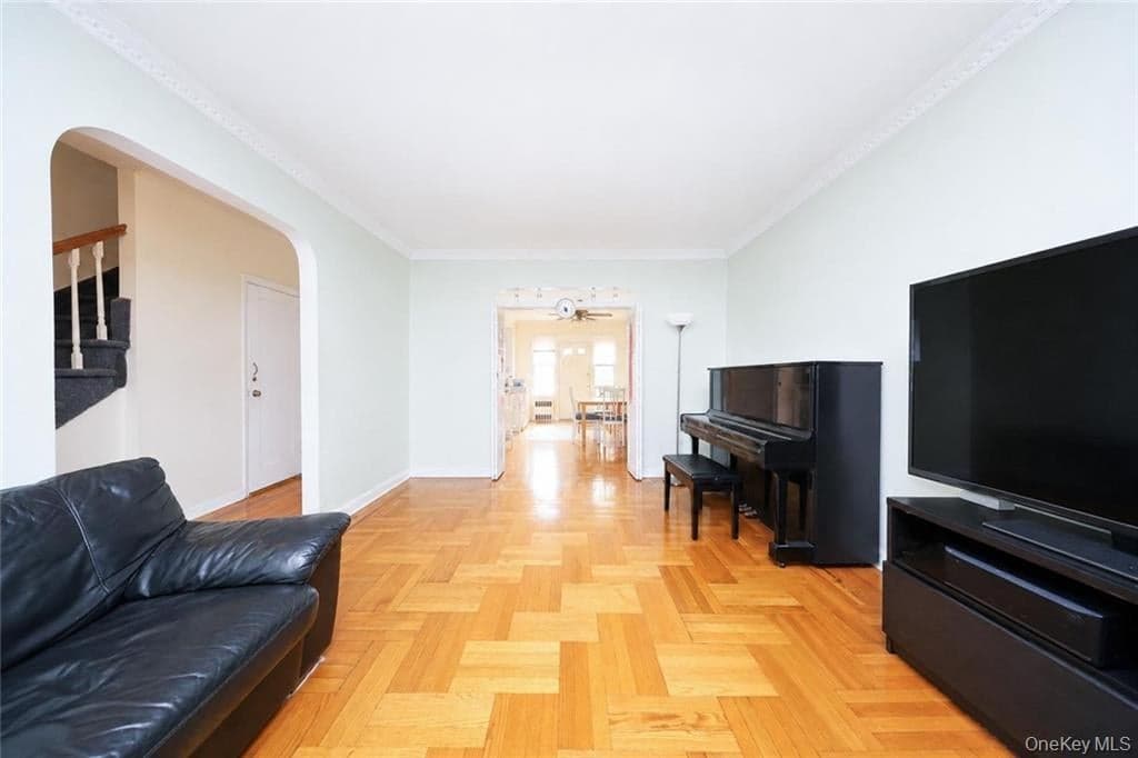 2340 E 29th Street thumbnail 5
