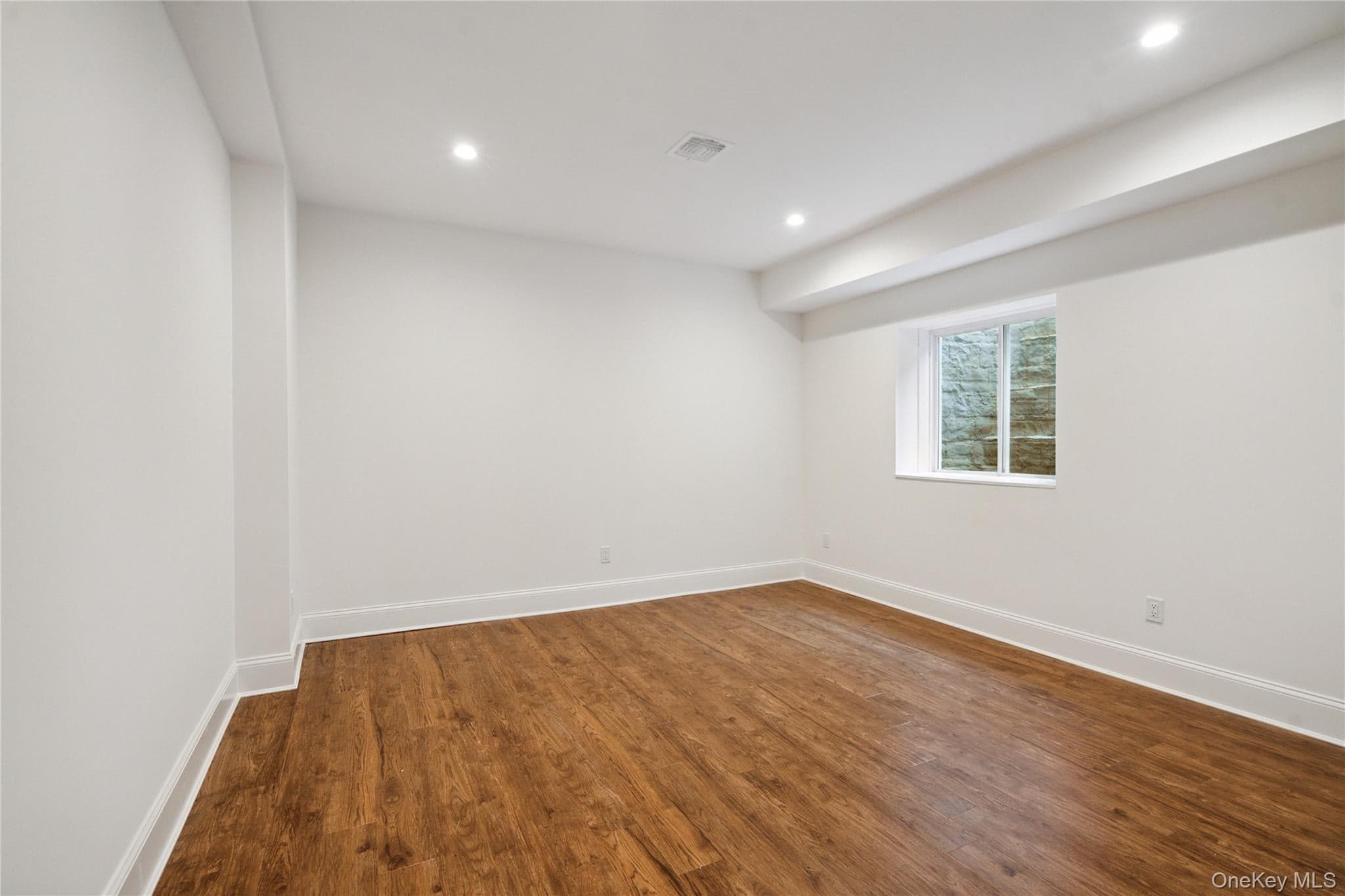 44 Plainview Road thumbnail 44