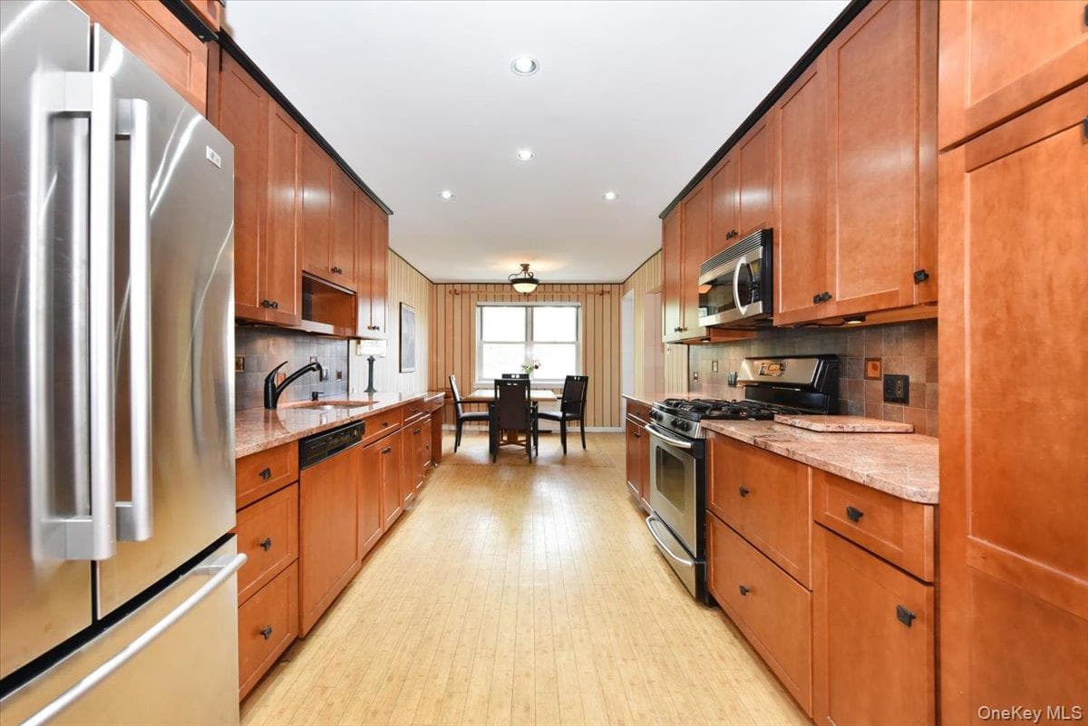 180 S Middle Neck Road Unit: 3-K thumbnail 5